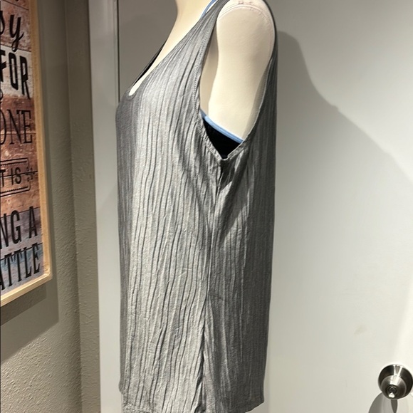 Clara sun woo  Ribbed Relaxed sleeveless blouse - Picture 7 of 9